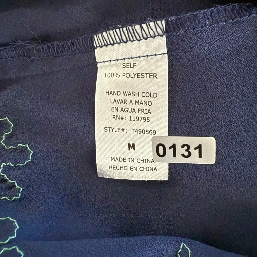 Buttons Women’s Navy Blue Blouse with Green Embroidery Size M - Picture 8 of 8